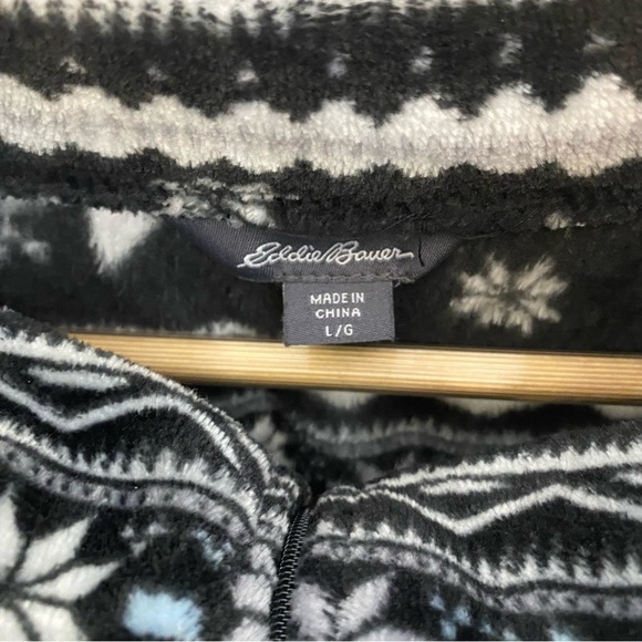 Eddie Bauer Black with White & Blue Snowflakes Fleece Pullover Sweatshirt/Jacket - Picture 4 of 8